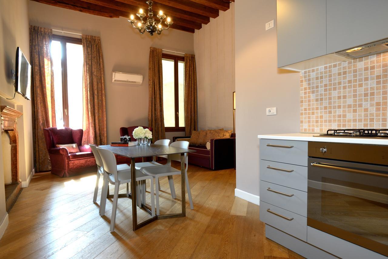 La Fenice Aparthotel Venice