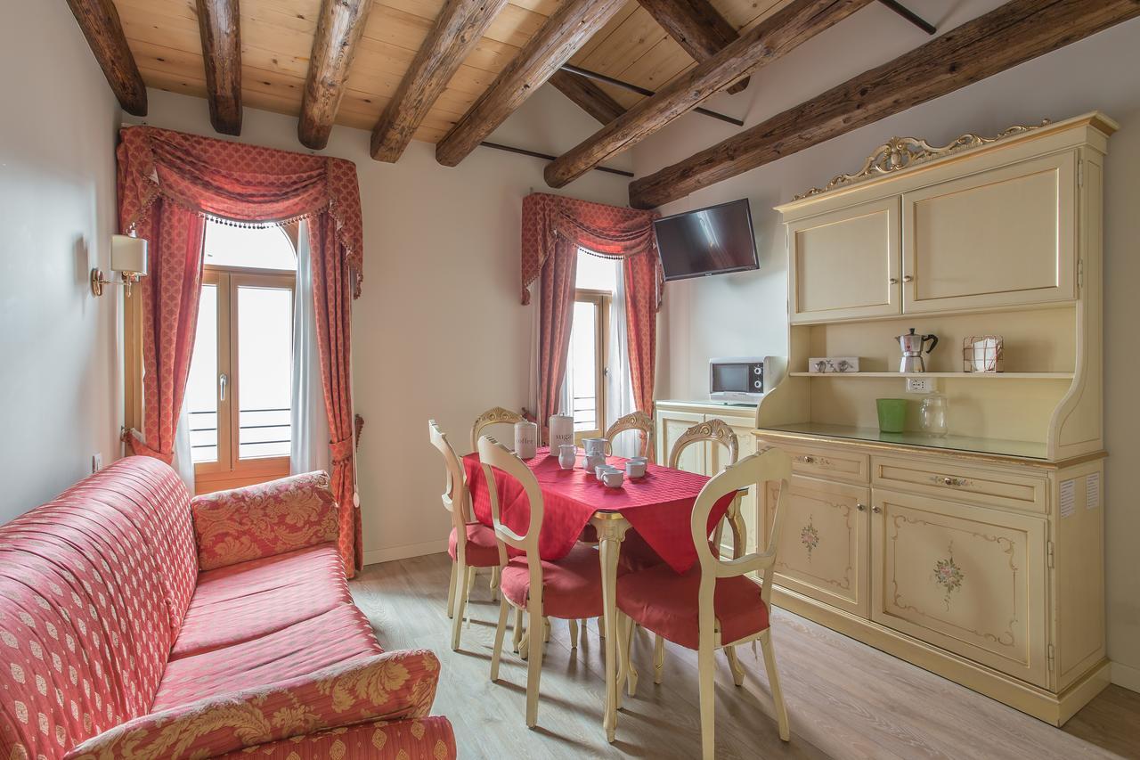Uncharted - Ca' Santa Croce Apartment