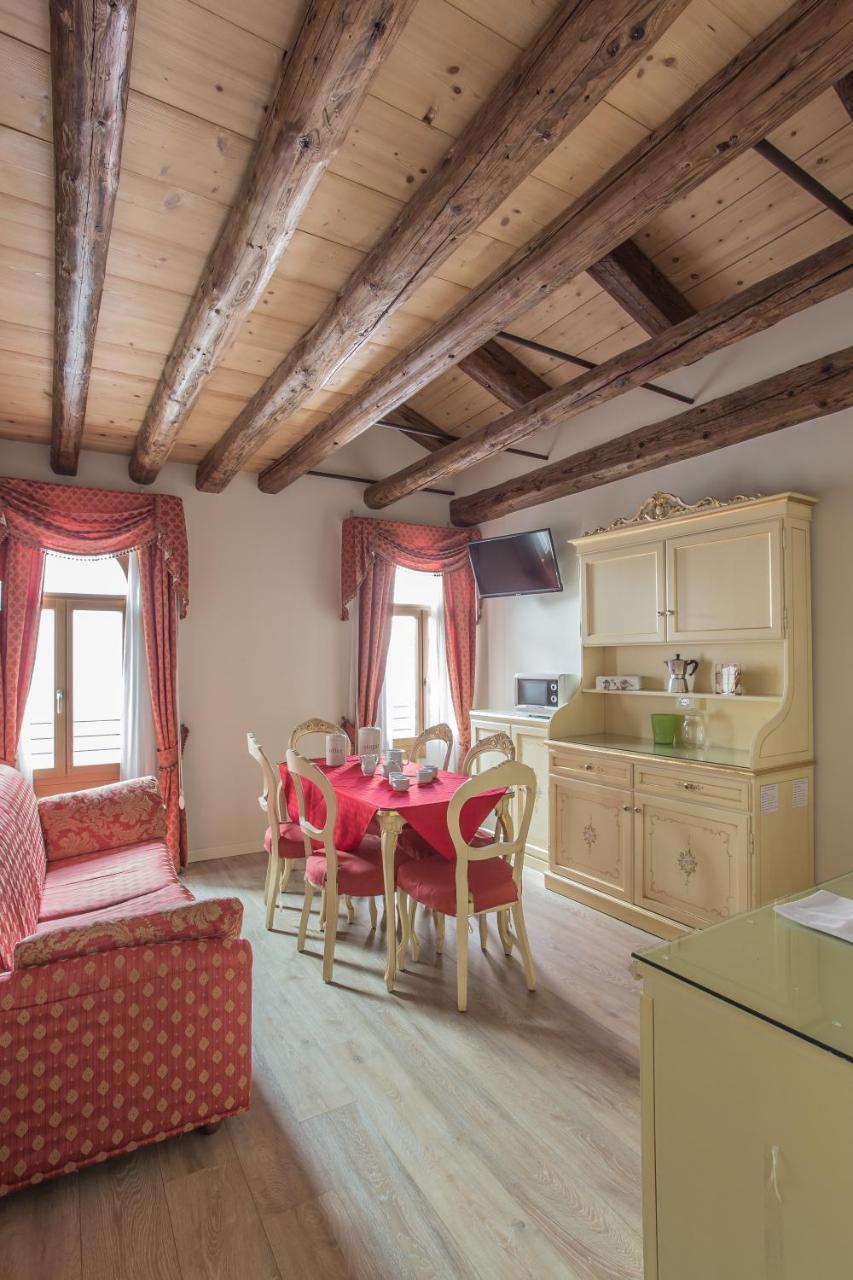 Uncharted - Ca' Santa Croce Apartment