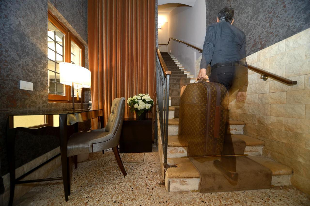 La Fenice Aparthotel Venice