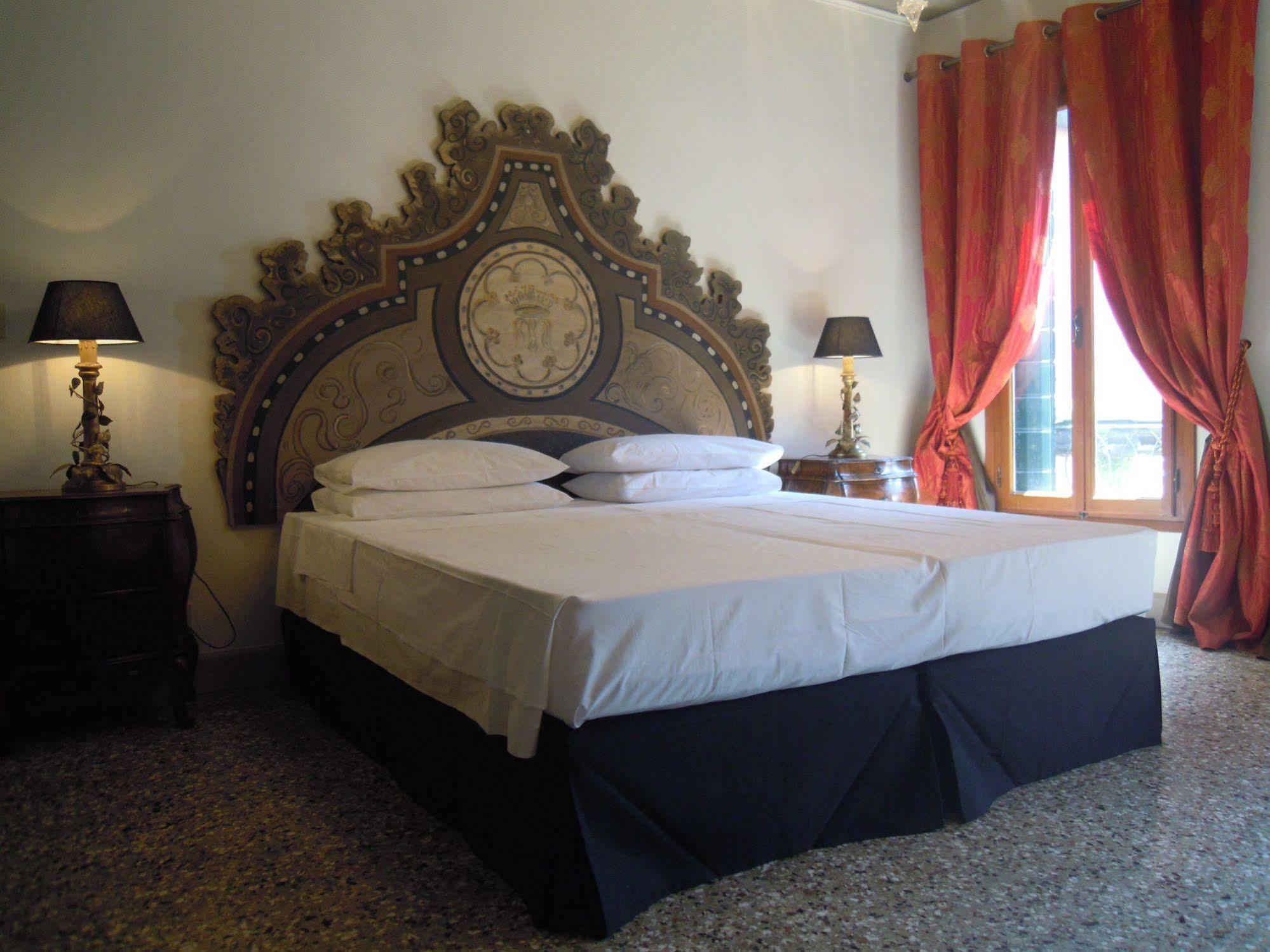 Affittacamere La Residenza 818 *