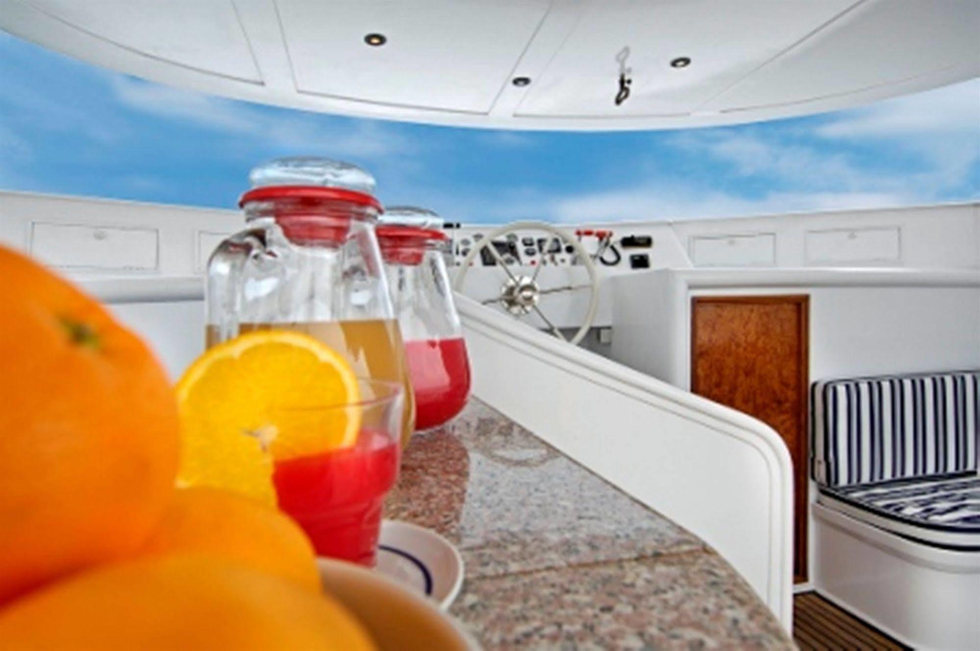 Hotel Sarah Cruise