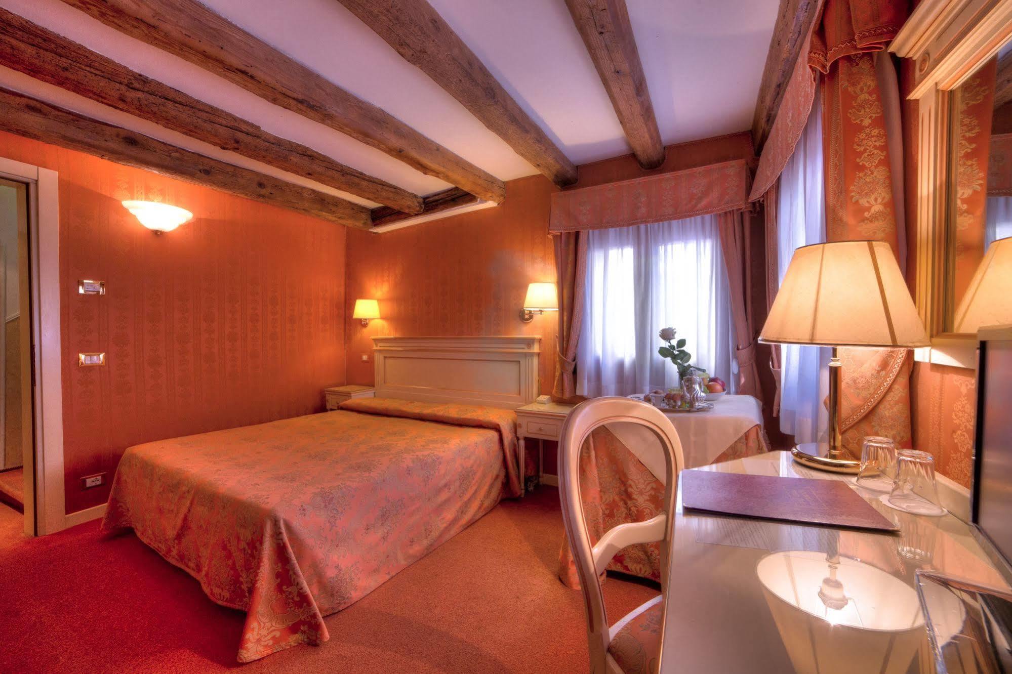 Lanterna Di Marco Polo Veneza