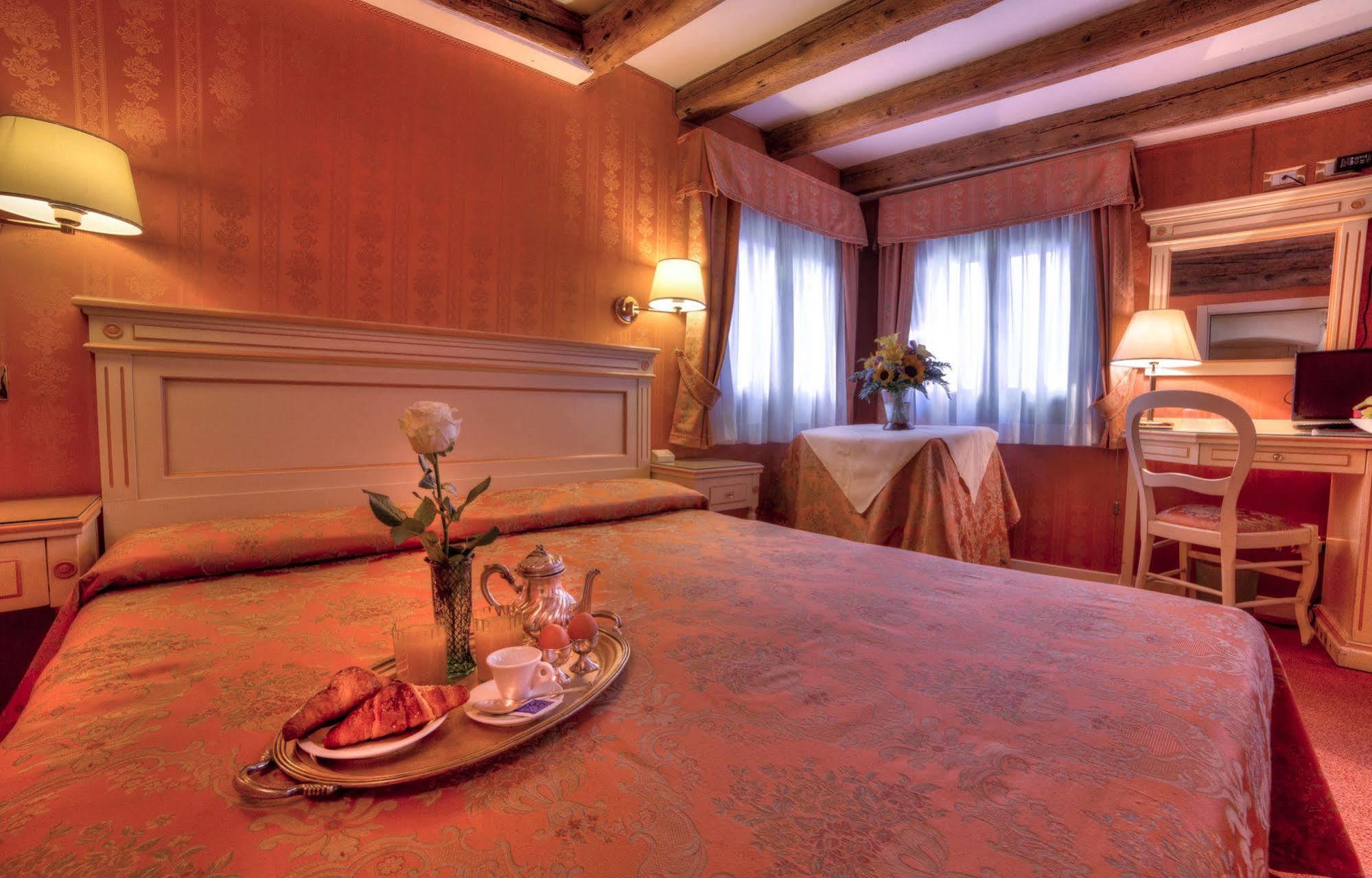 Lanterna Di Marco Polo Veneza