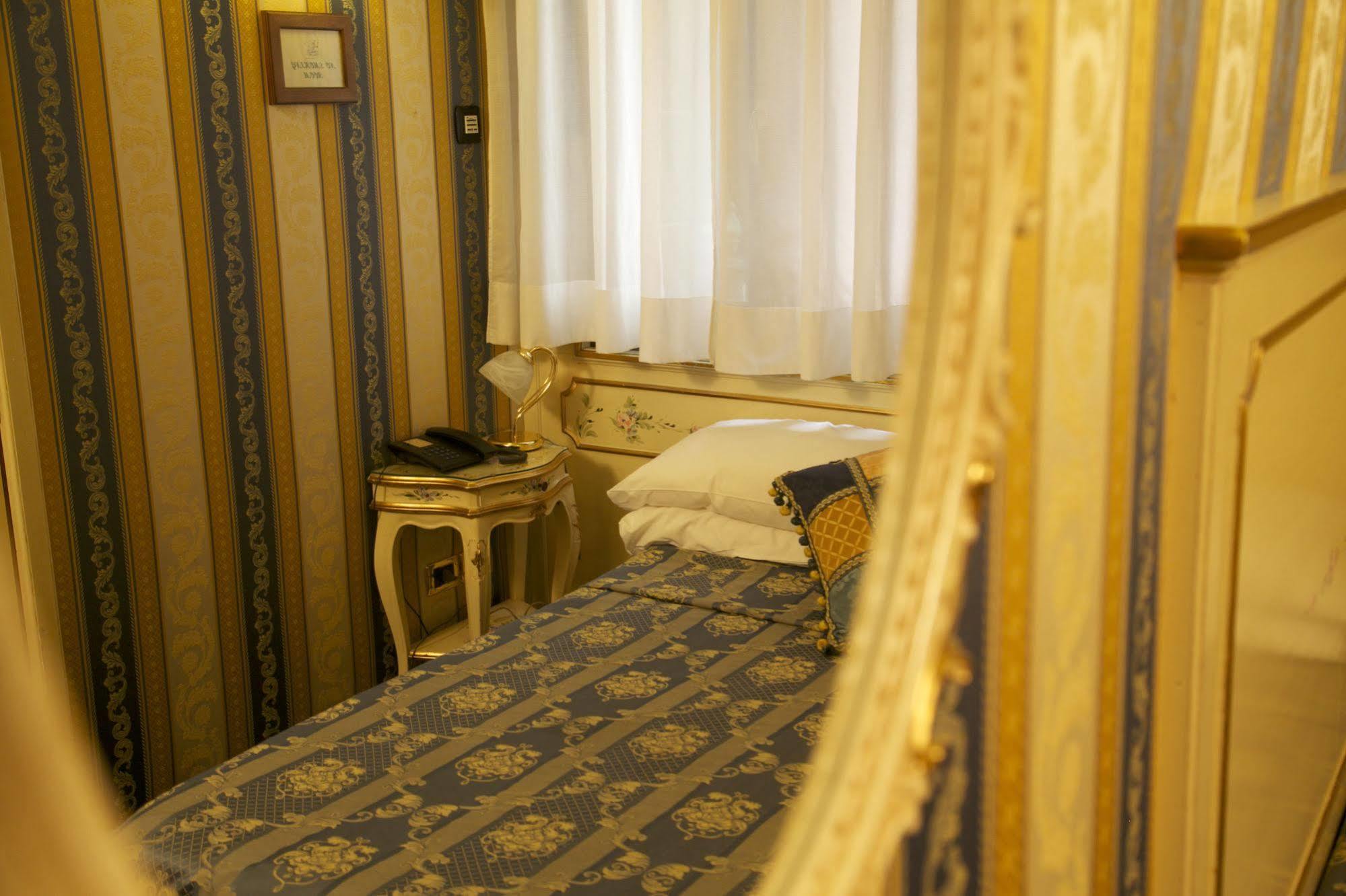 Ca' Morosini 1 & 2 2* Venice