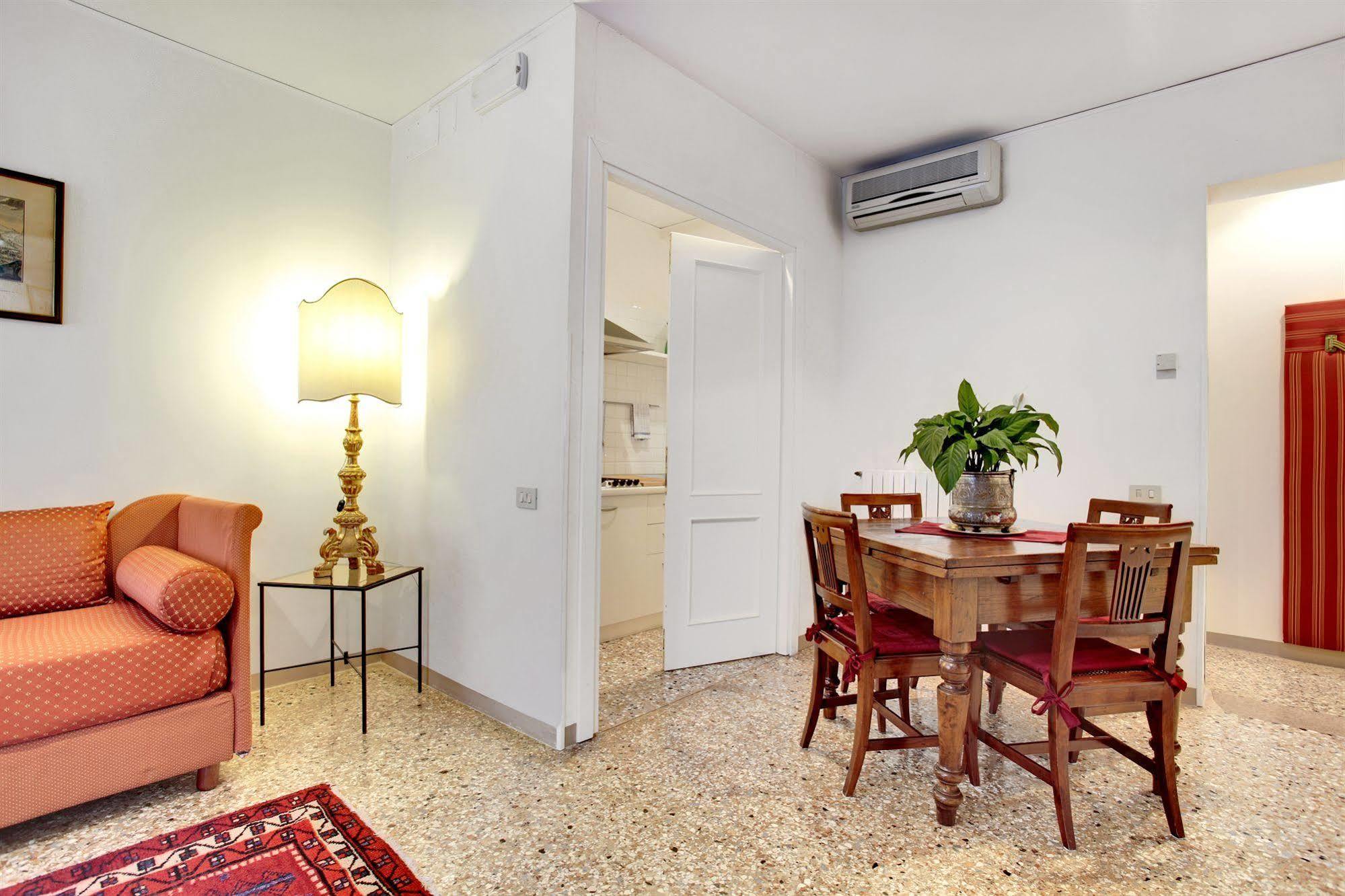 San Giorgio Degli Schiavoni Hotel *