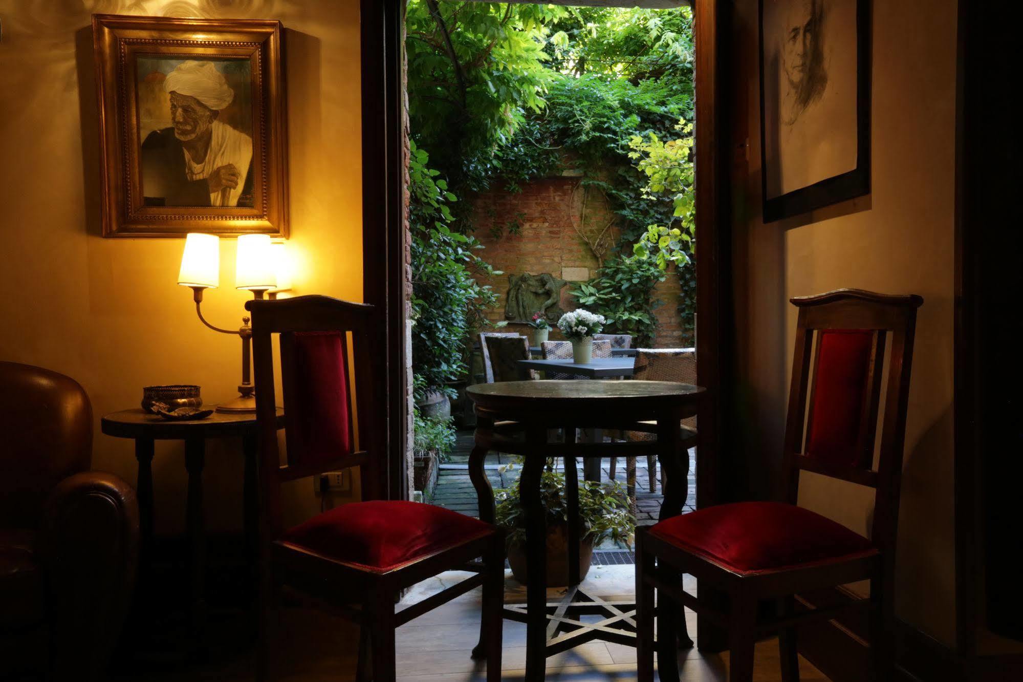 Novecento Boutique 3*