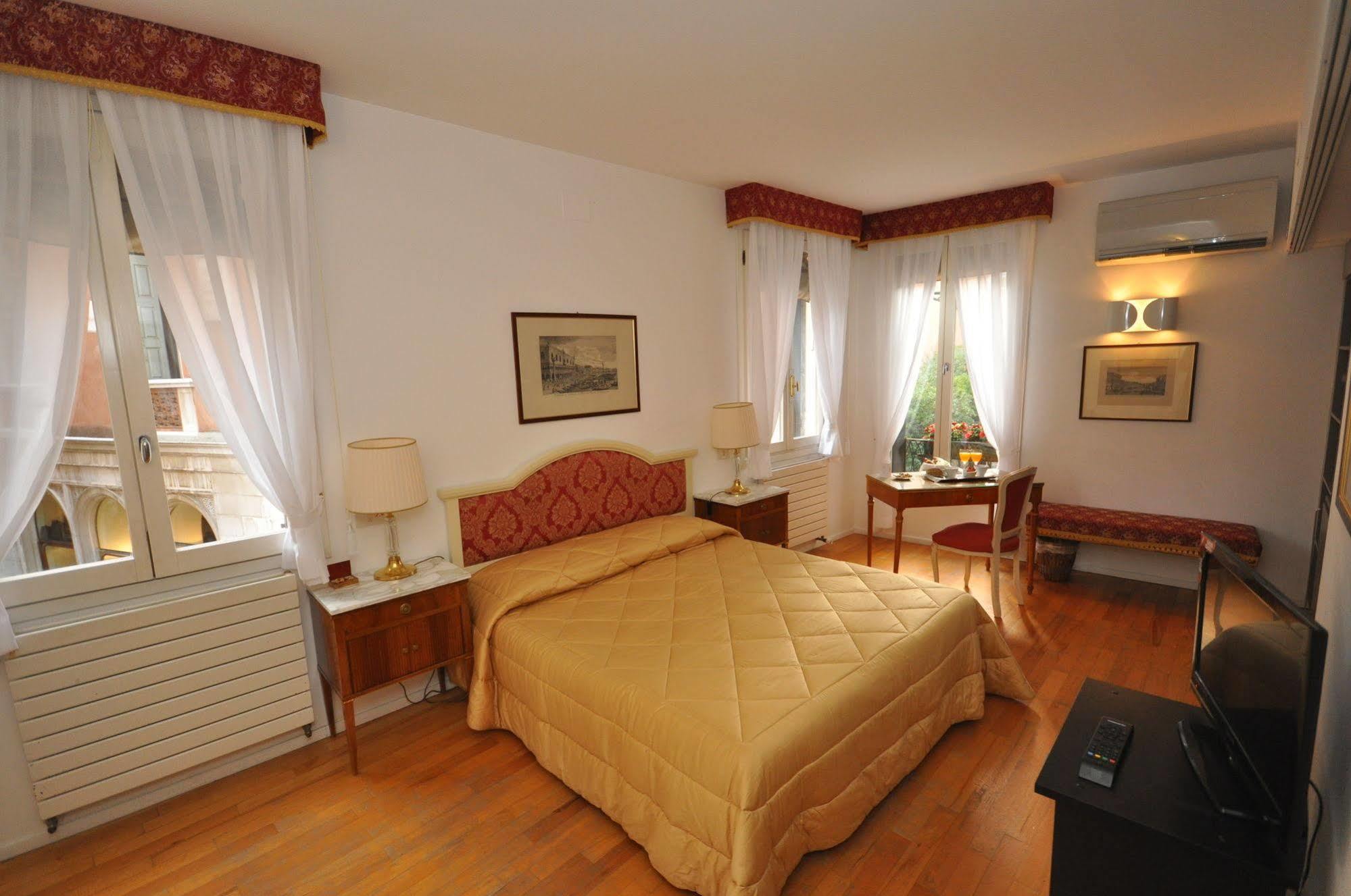 Hotel Casa Petrarca *