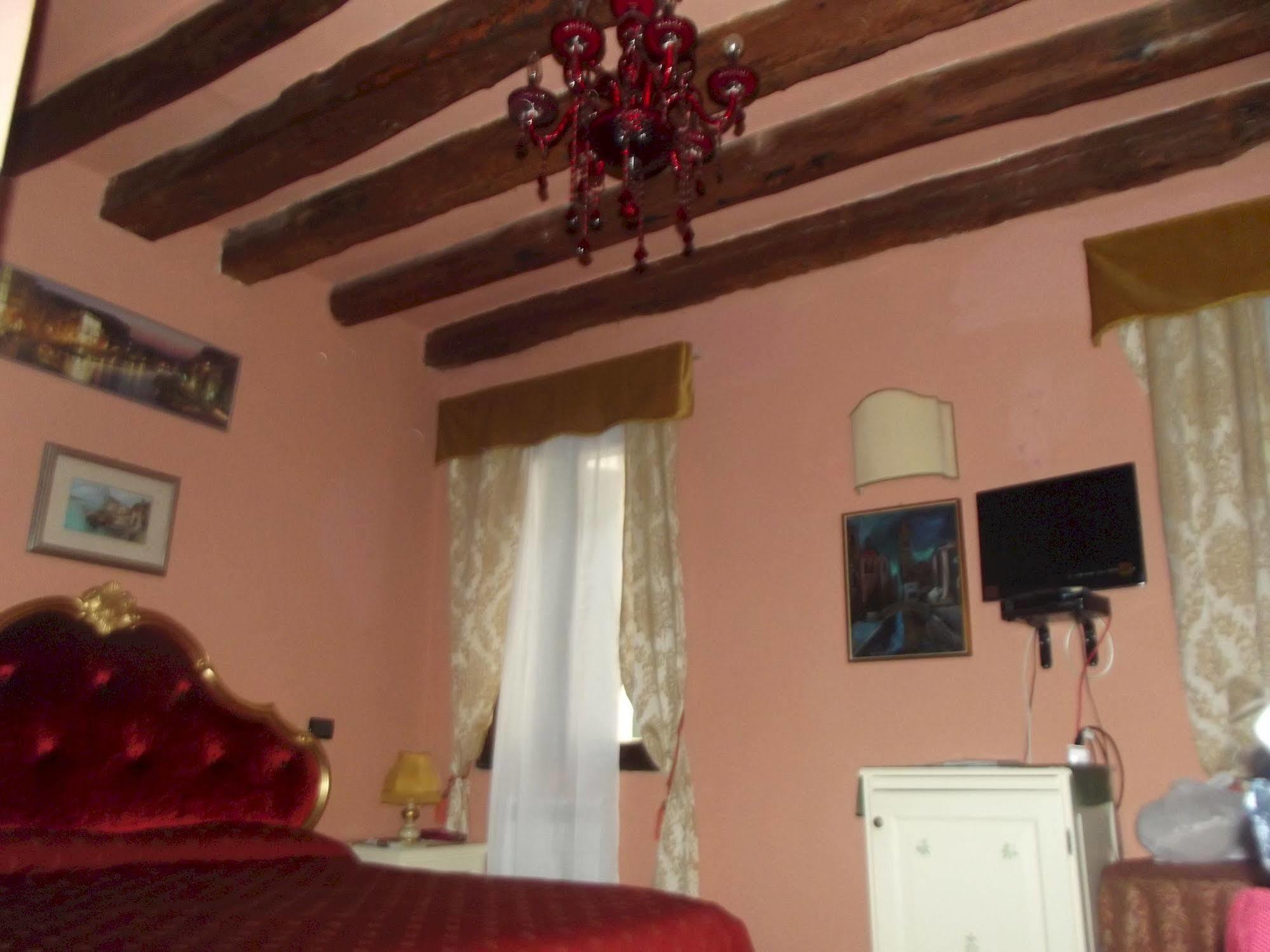 Bed & Breakfast Alloggi Serena 2*