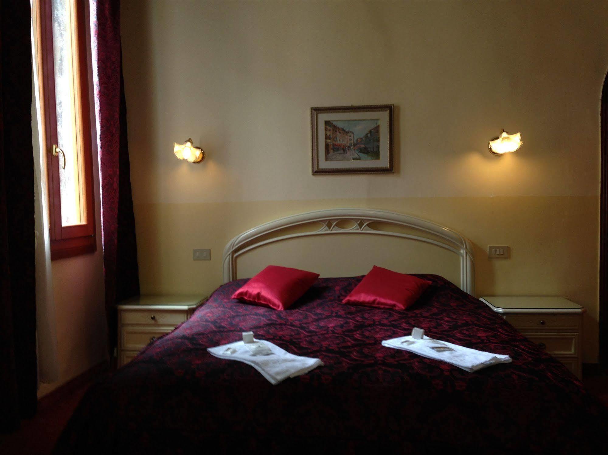Casa Linger Hotel *