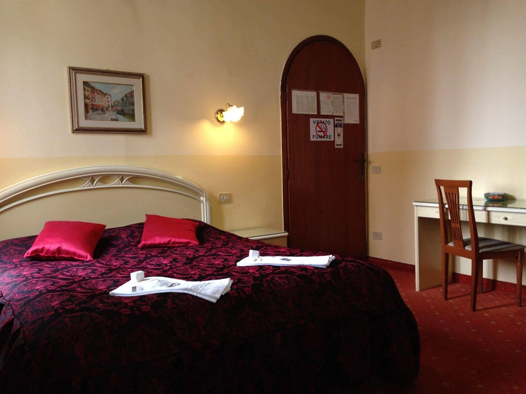 Casa Linger Hotel *