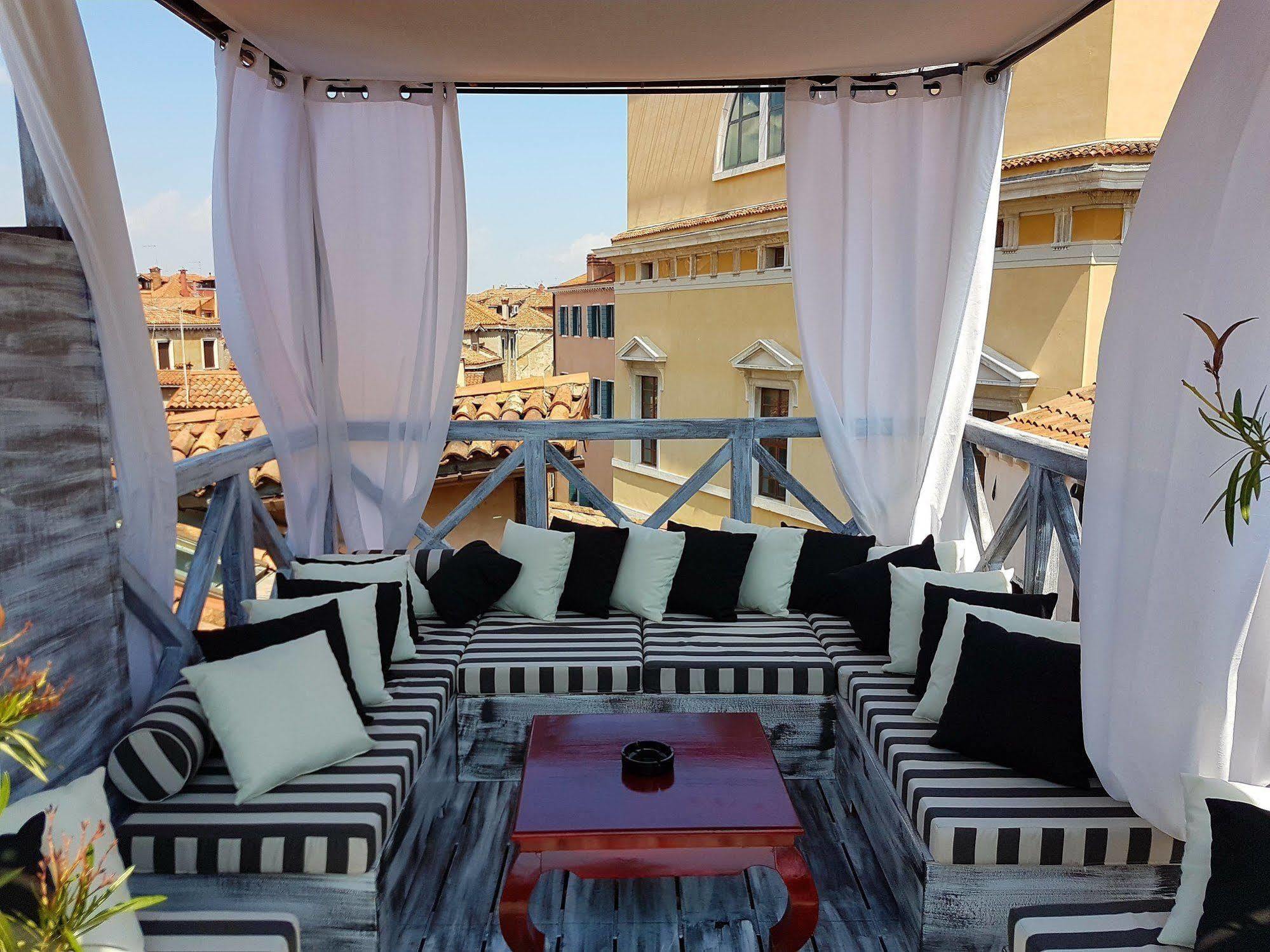 Ad Place Hotel