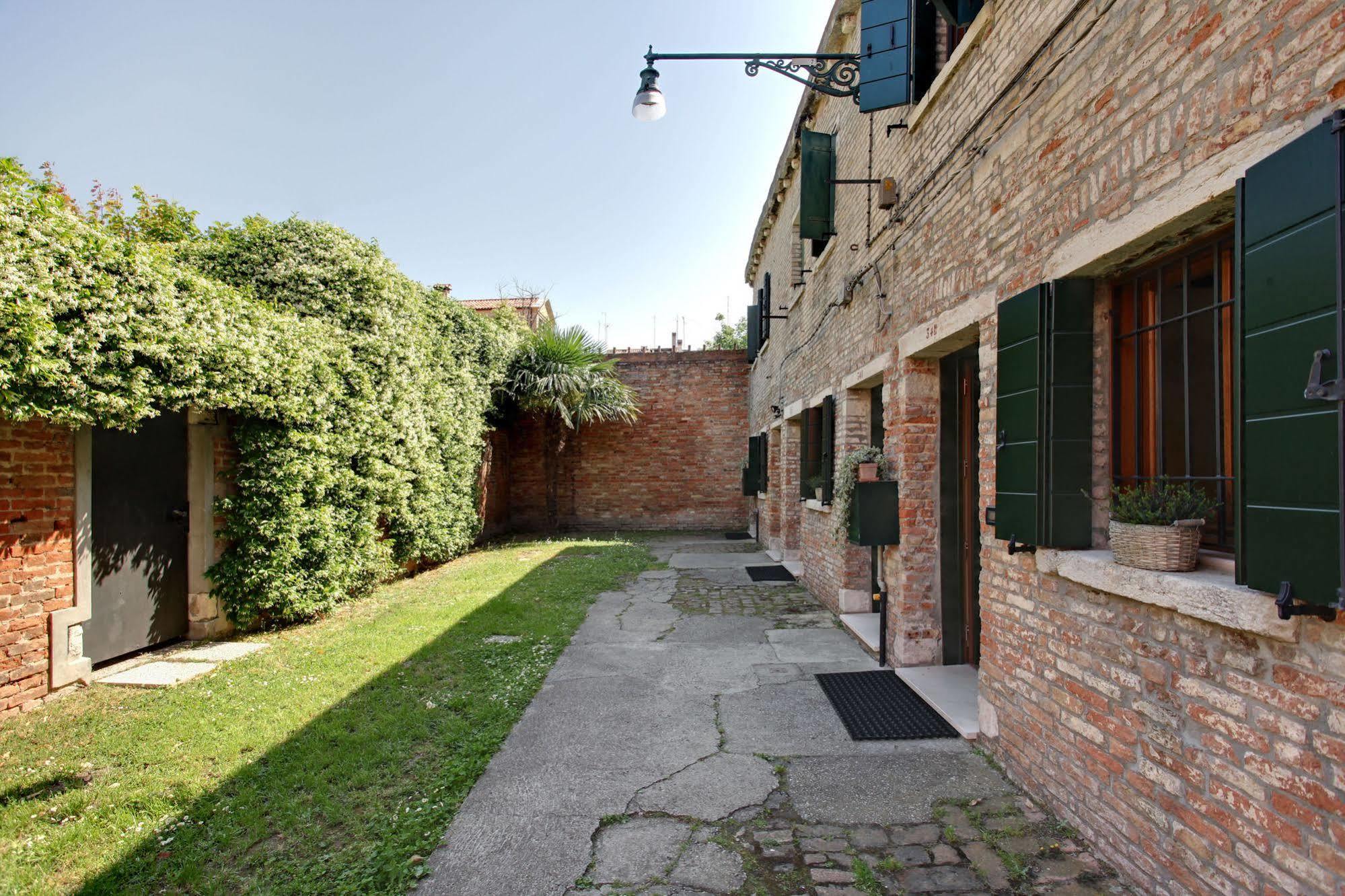 Garden Houses Apartment