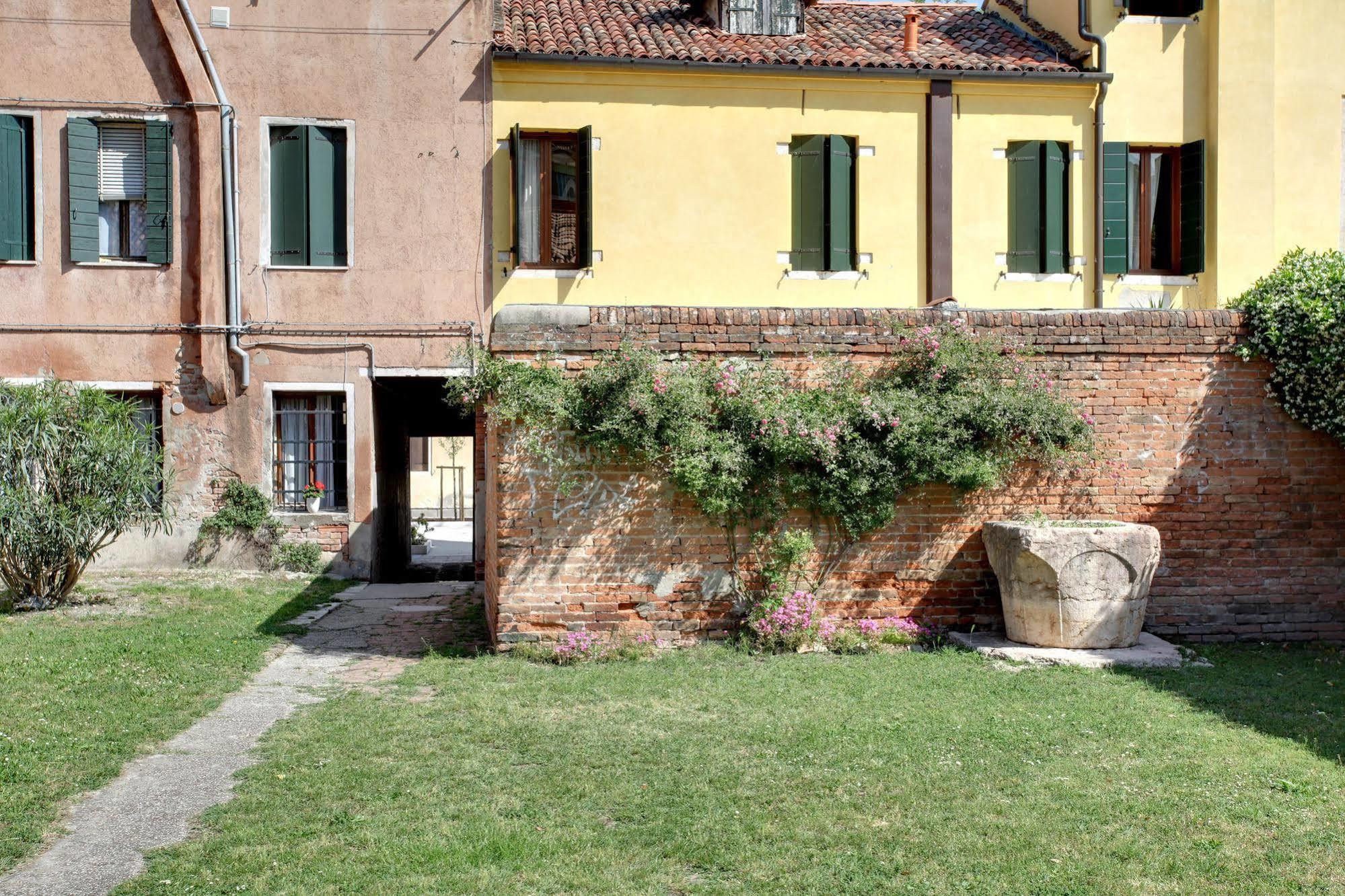 Garden Houses