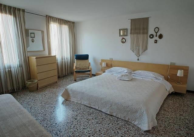 Guest house And - Private In Shared Venice
