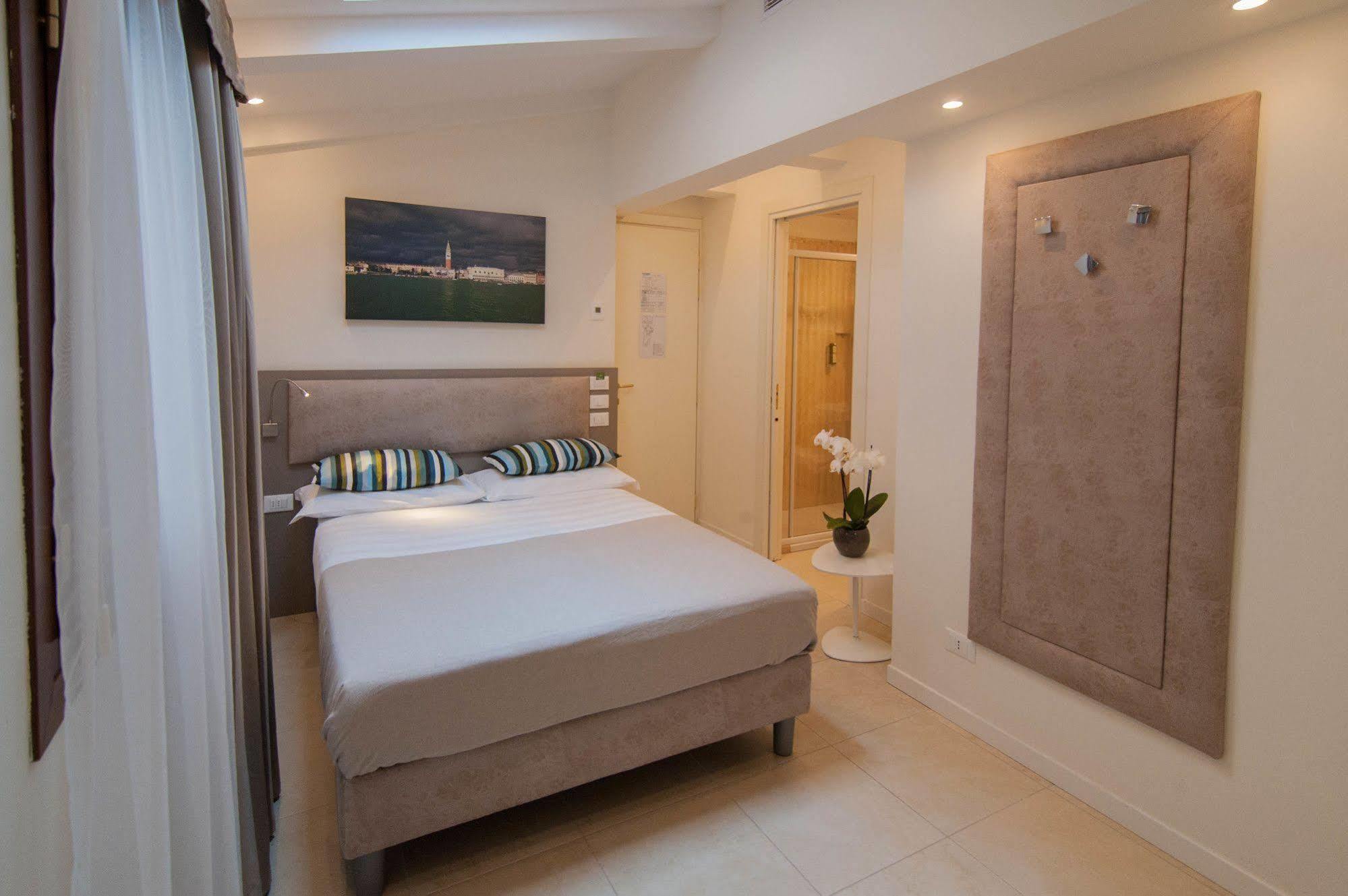 Hotel Leone 3*