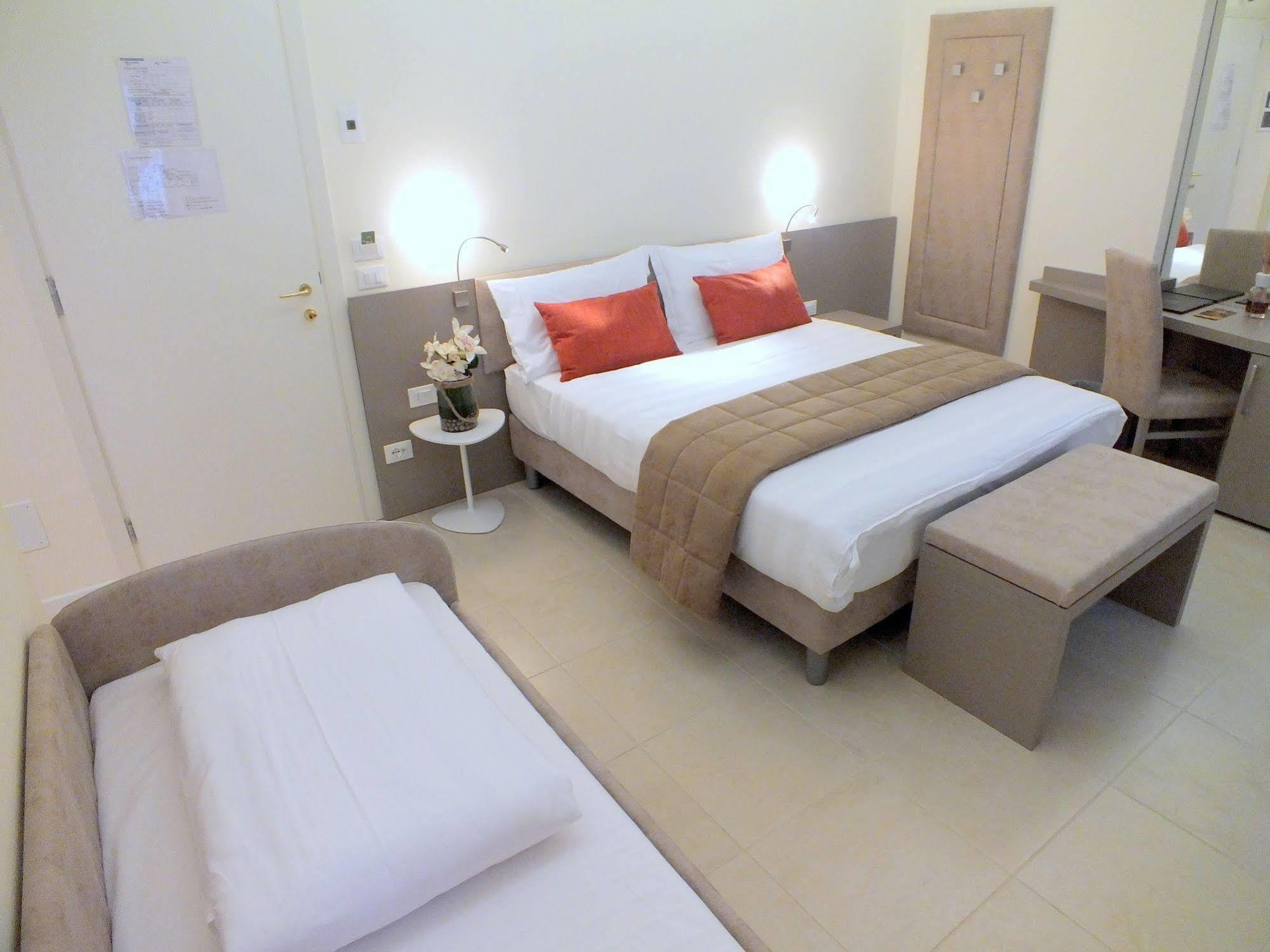 Leone 3* Venice