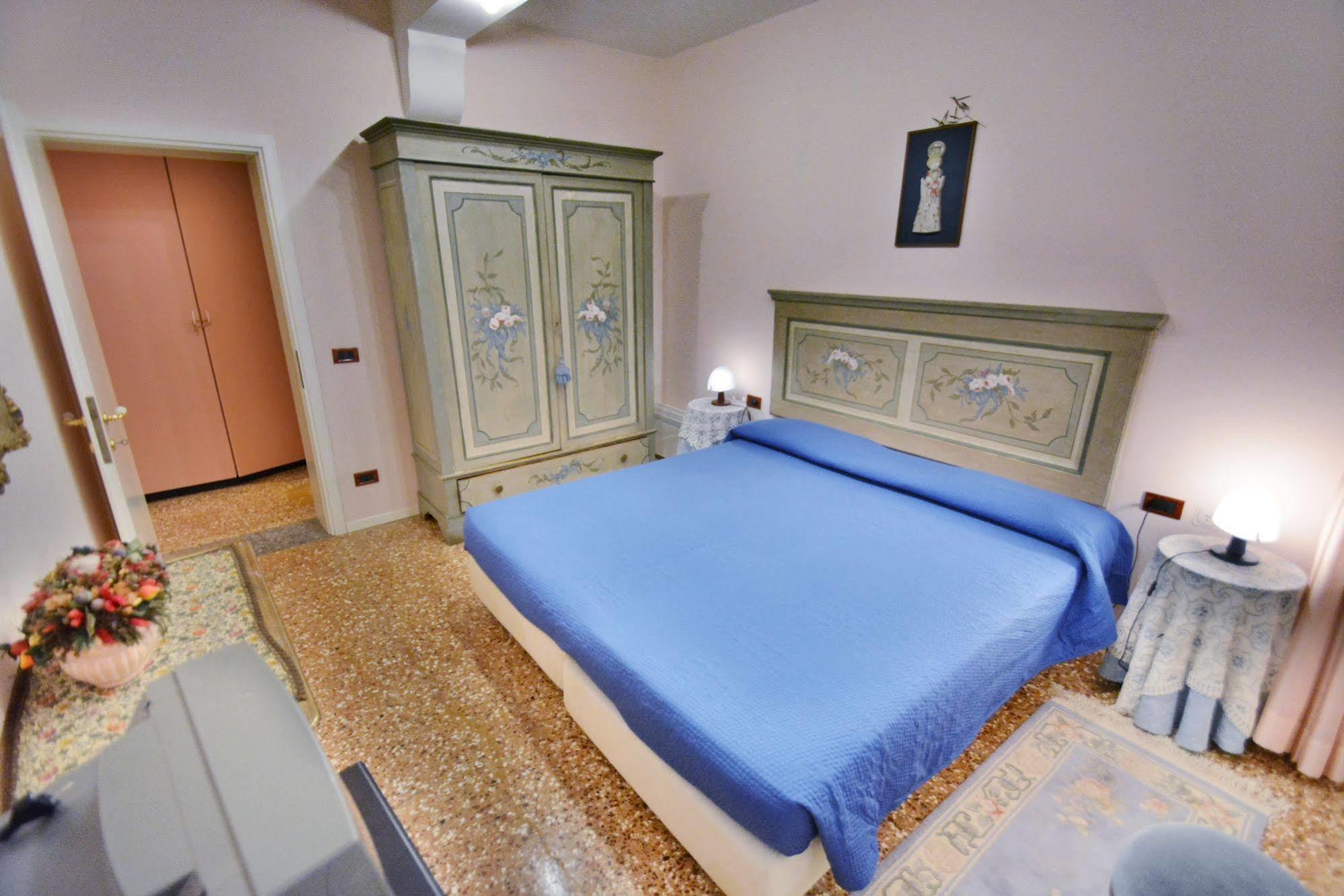 Apartment Ve.n.i.ce. Cera Casa Del Sol
