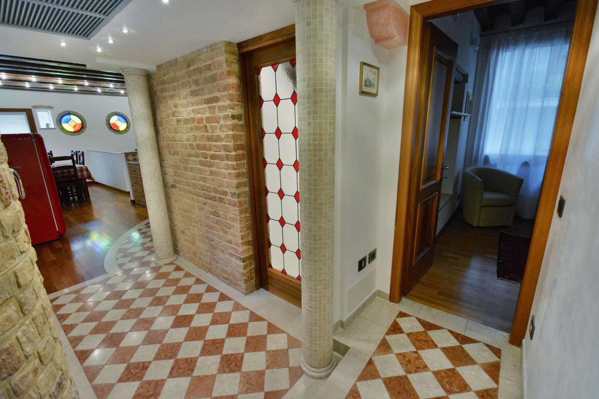Ve.n.i.ce. Cera Casa De La Vida * Venice