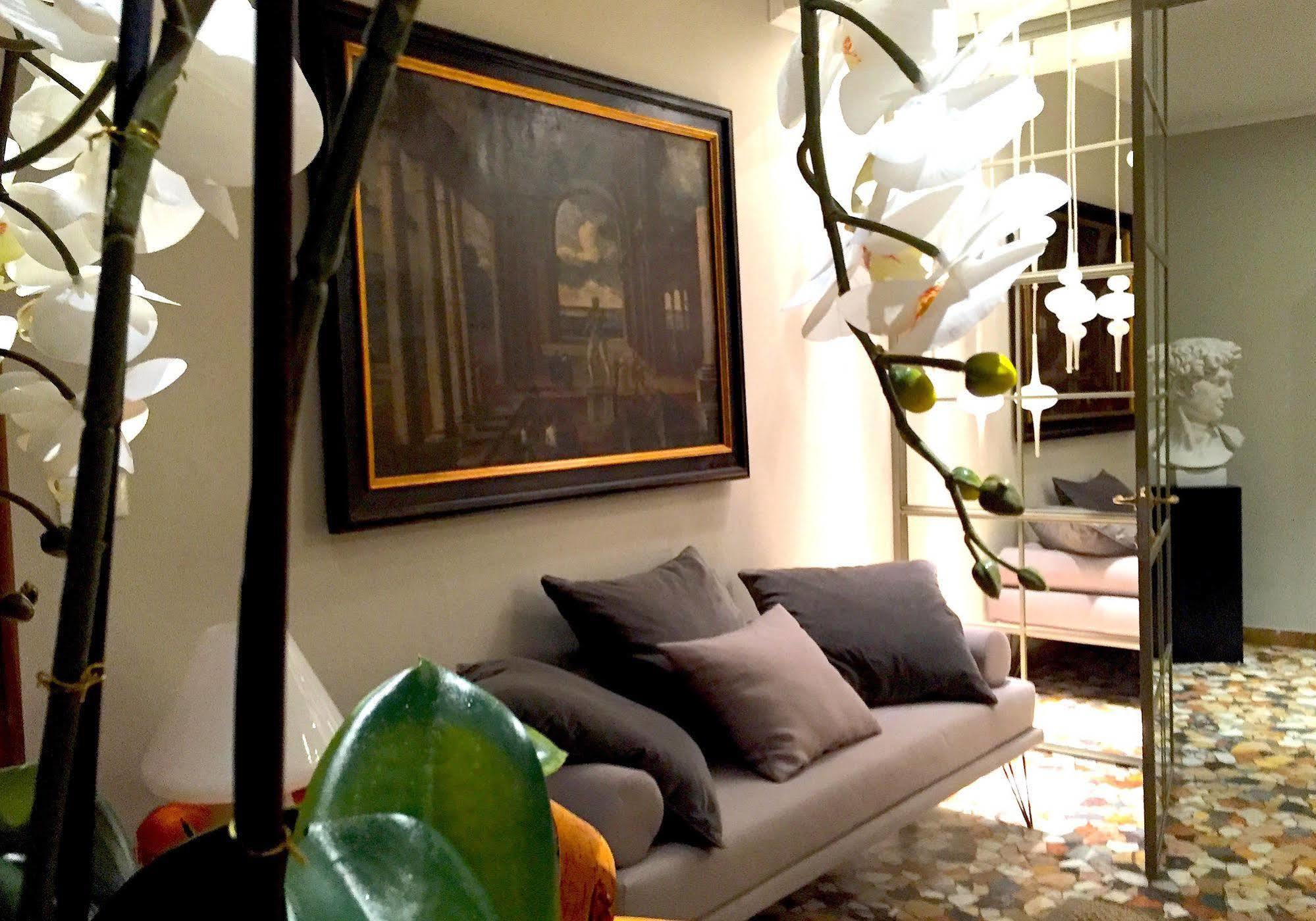 Joseph Apartment *