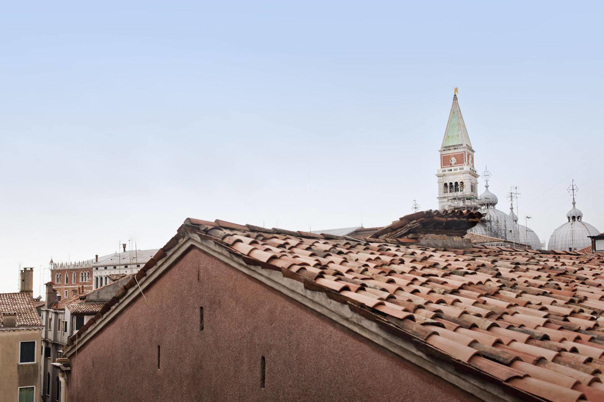 Elegant Terrace Near Piazza San Marco Last Floor No Lift Venice