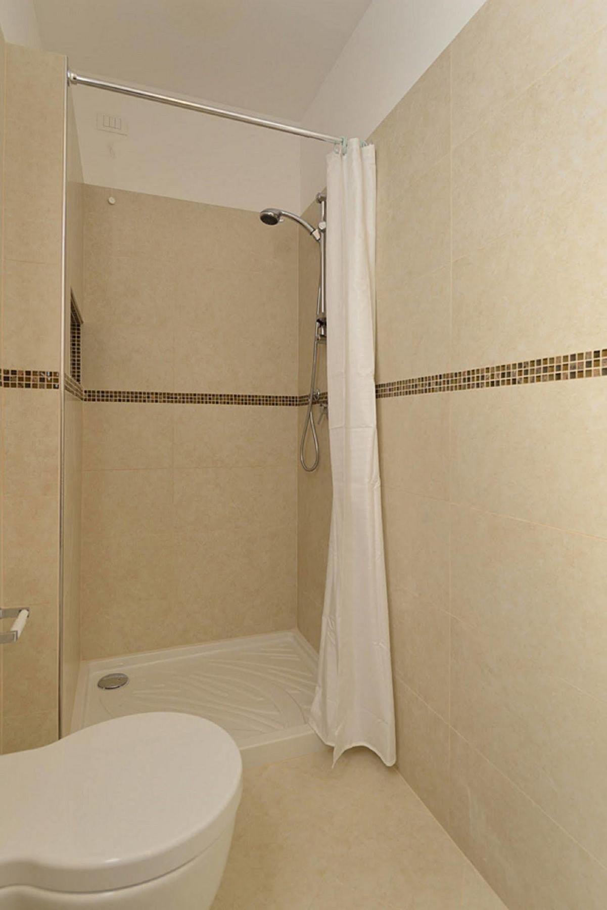 Rialto Deluxe Hotel *