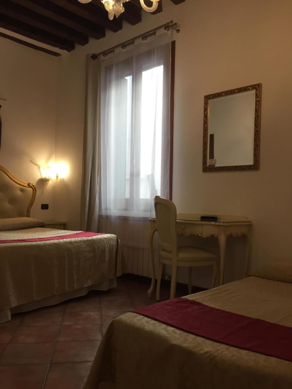 Guest house Alloggi Ss Giovanni E Paolo Venice