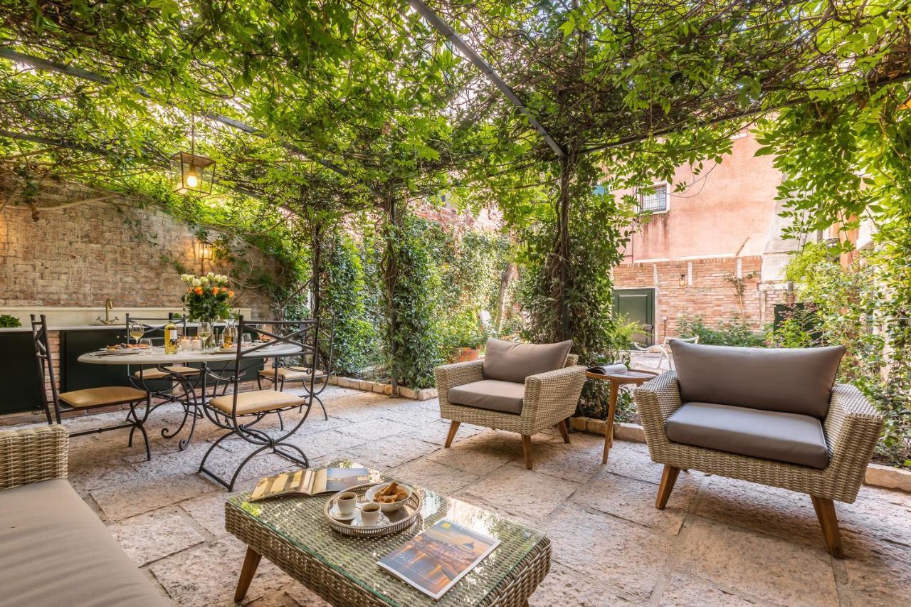 Holiday home Luxury Garden House La Baruffa- Dimora Italia Collection -