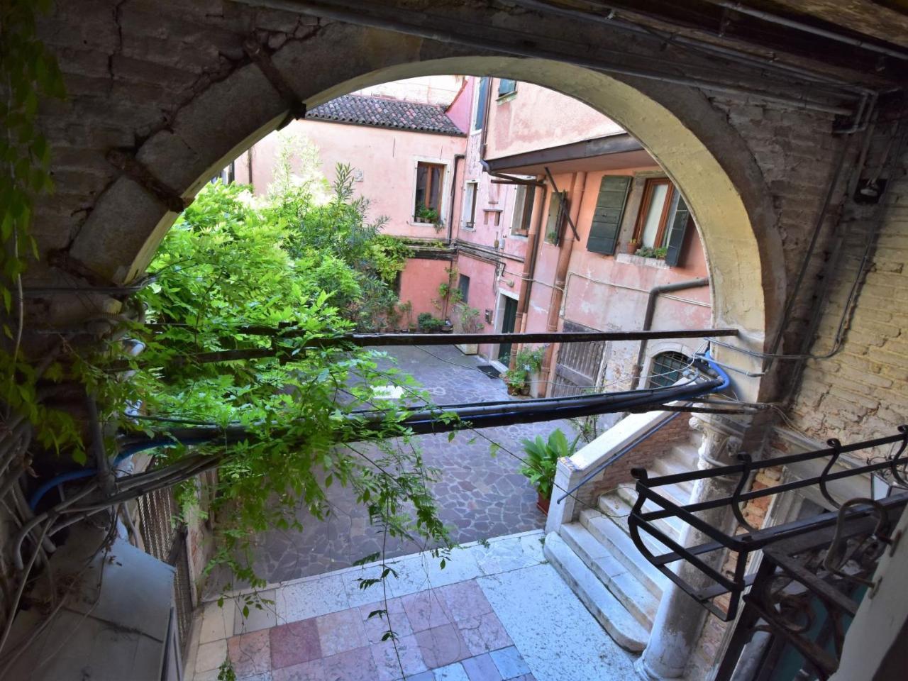Palazzo Pizzamano