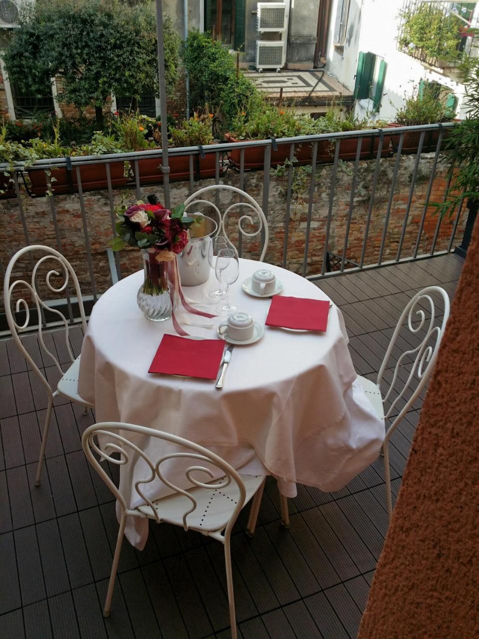 Ca' Nobile Corner