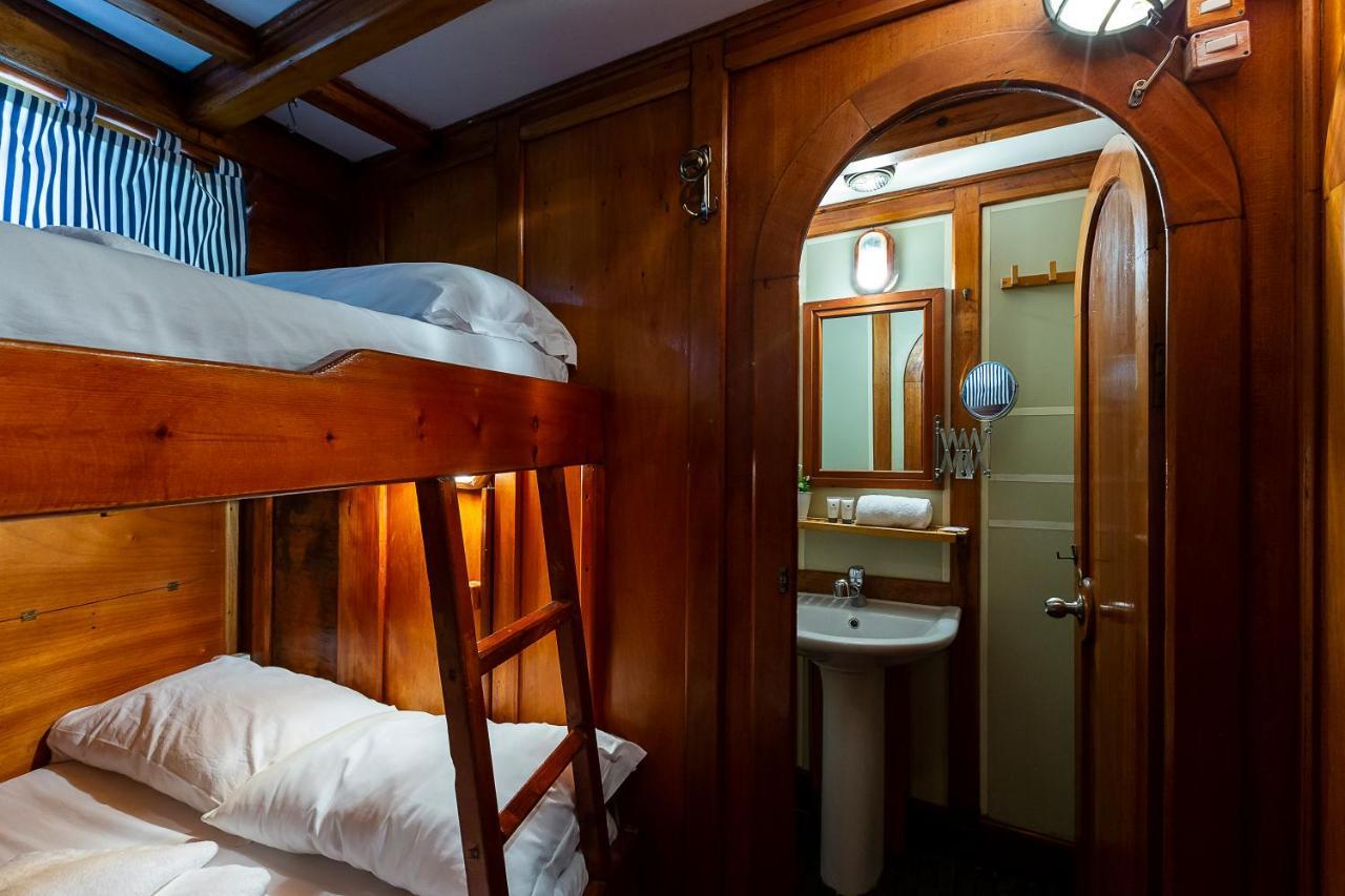 Boat & Breakfast Caicco Freedom Botel 2*