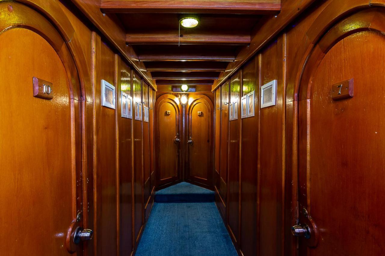 Botel Boat & Breakfast Caicco Freedom 2*