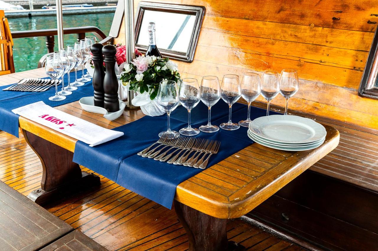 Botel Akos