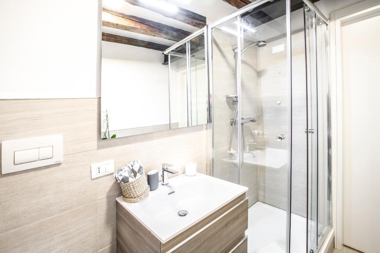 Industrial Loft R&r Apartment Venice