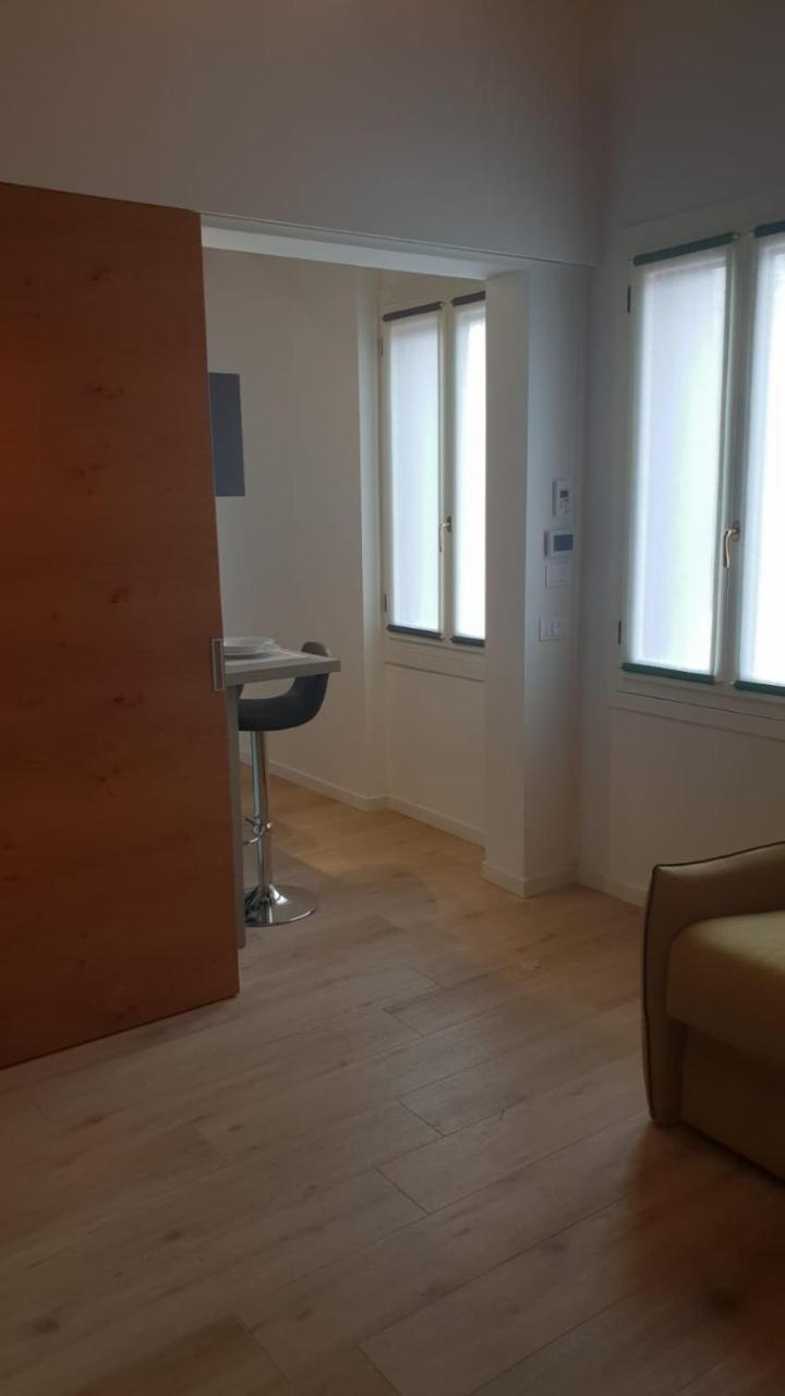 Snc1018 Modern Boutique Apartment Venice