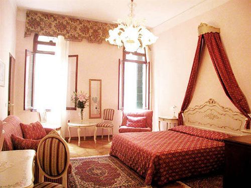 Hotel Mezzo Pozzo 2*