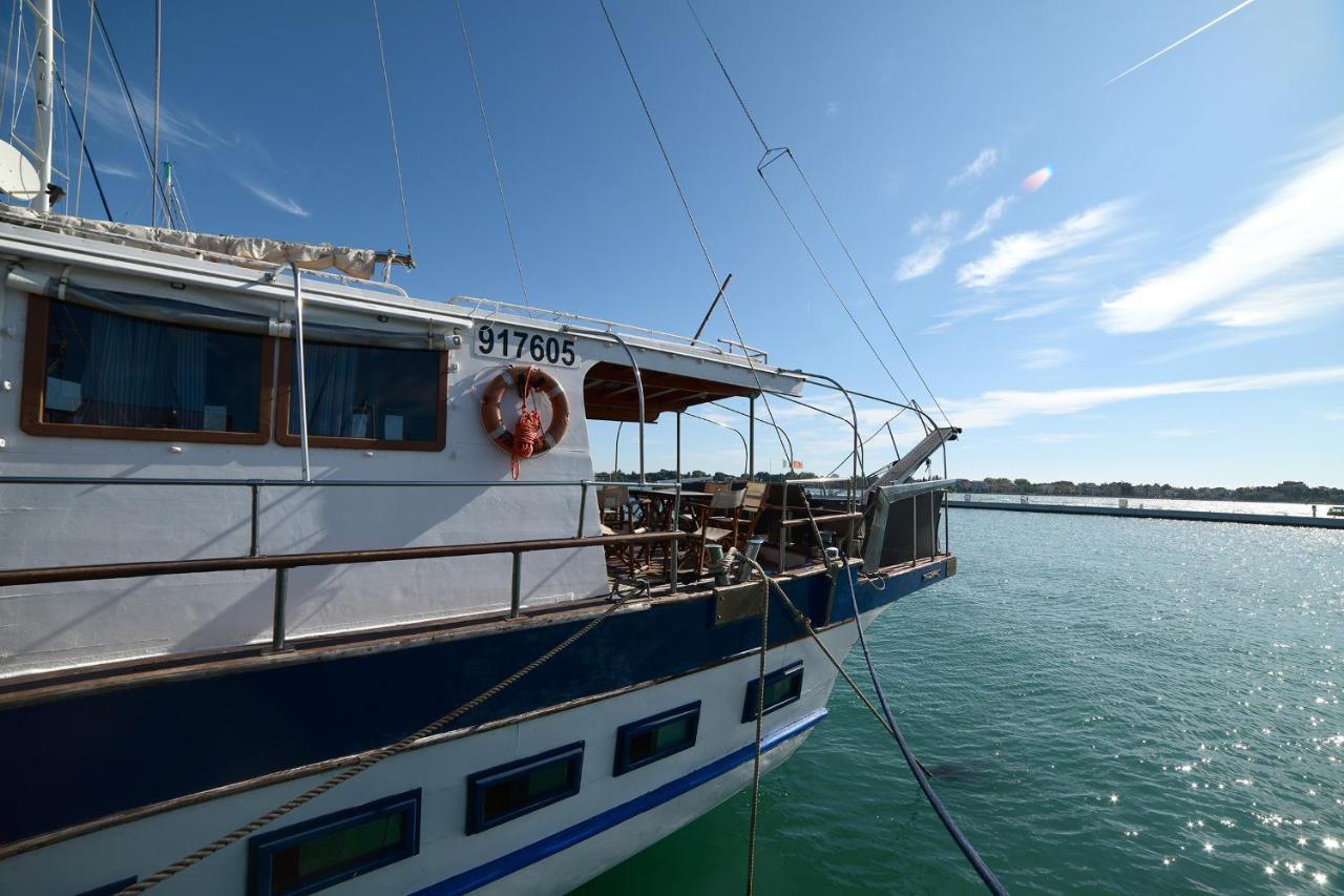 Botel Boat & Breakfast Caicco Freedom 2*
