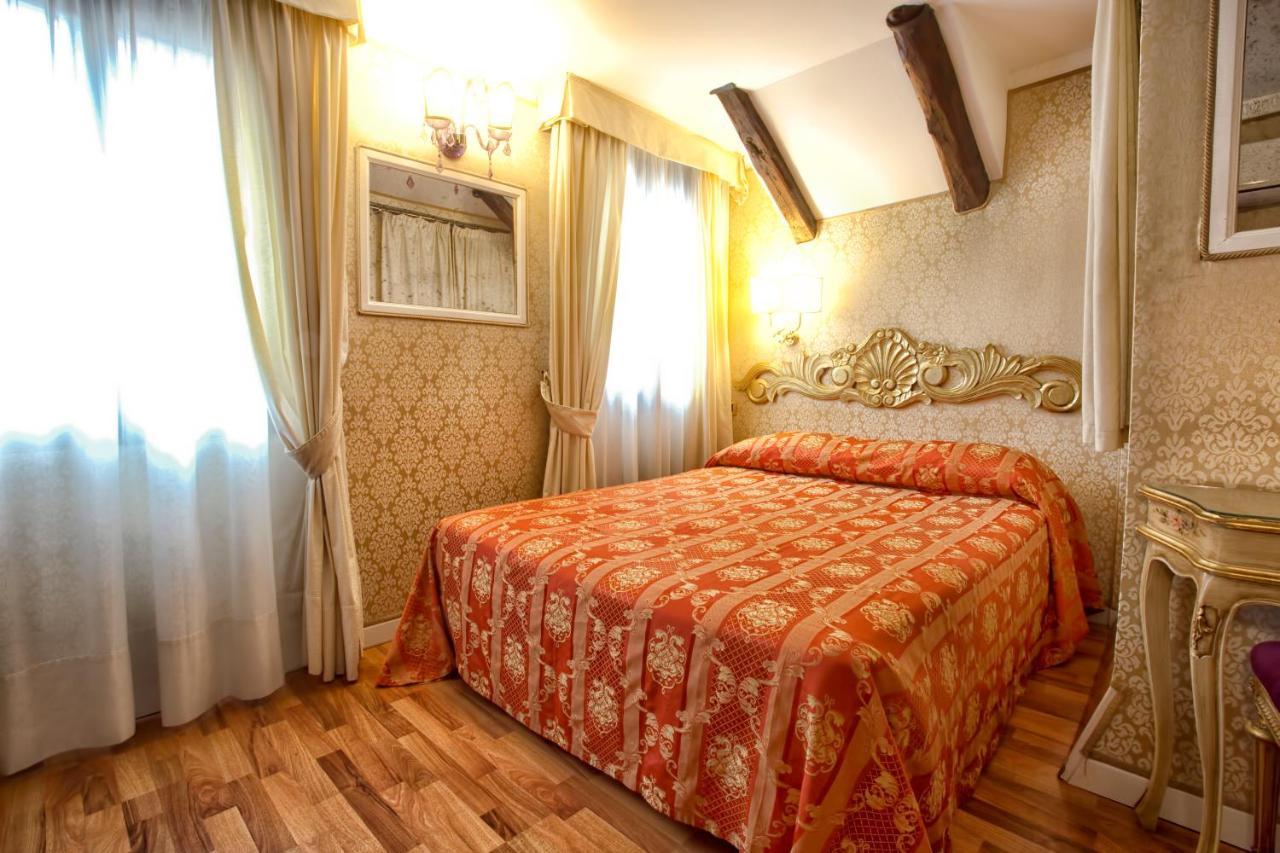 Noemi Hotel 3*