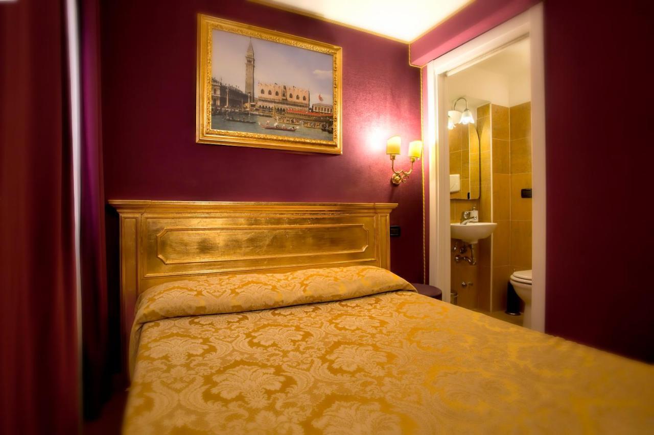 Noemi Hotel 3*