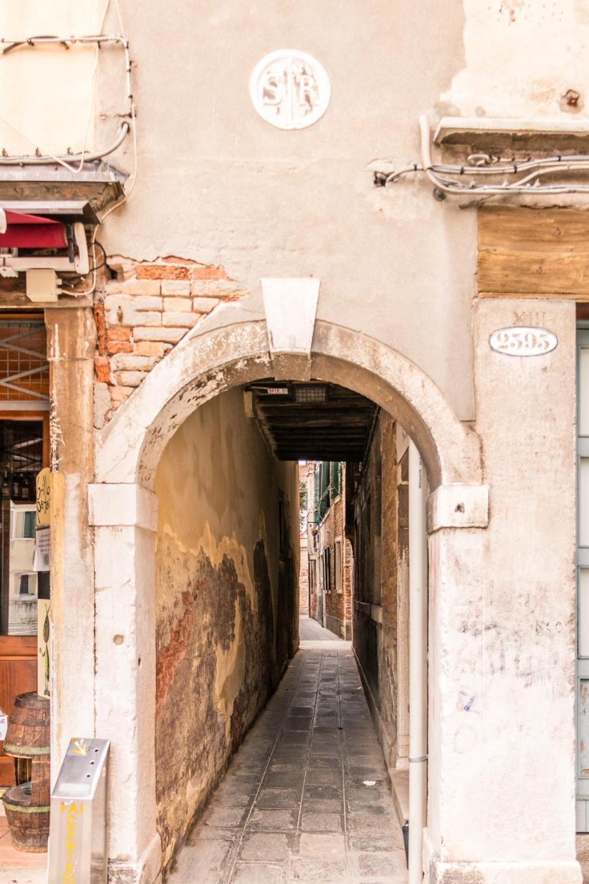 Gold And Red - The Venetian Style With Terrace * Veneza