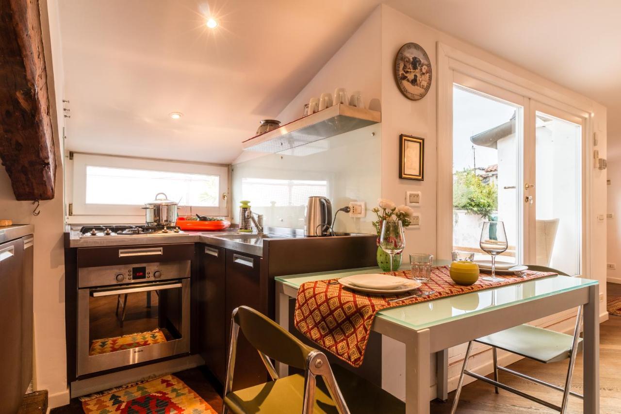 Apartamento Gold And Red - The Venetian Style With Terrace Veneza