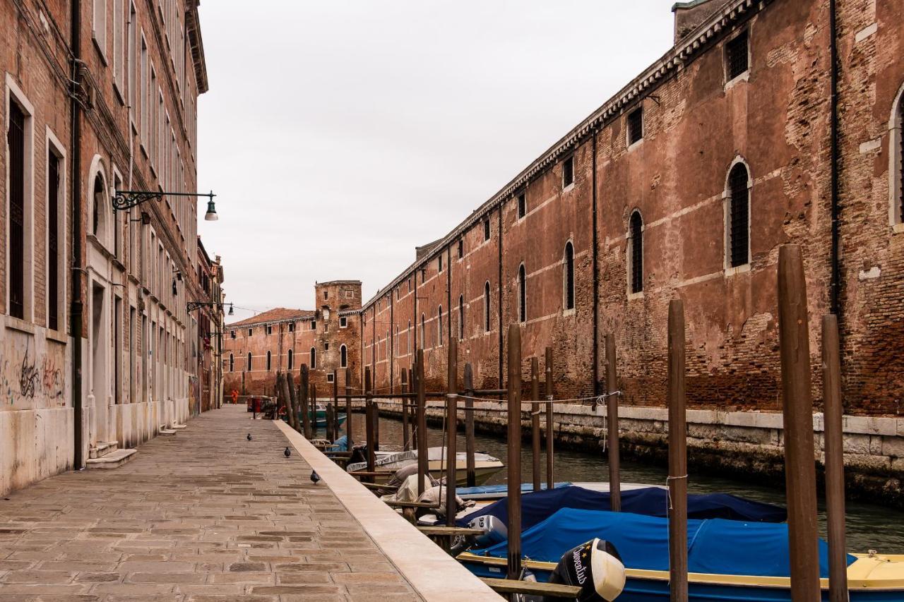 Corderie De La Tana Biennale Exhibition @arsenale Venezia