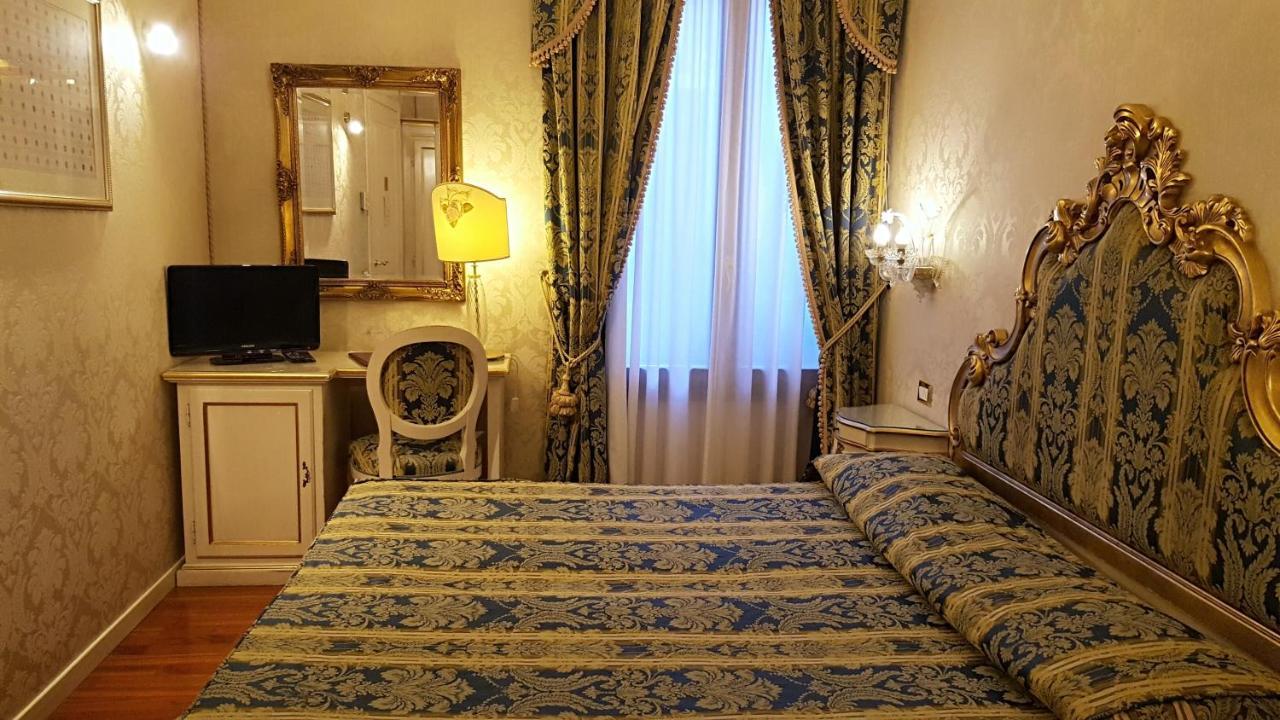 Casa Pisani Canal Veneza