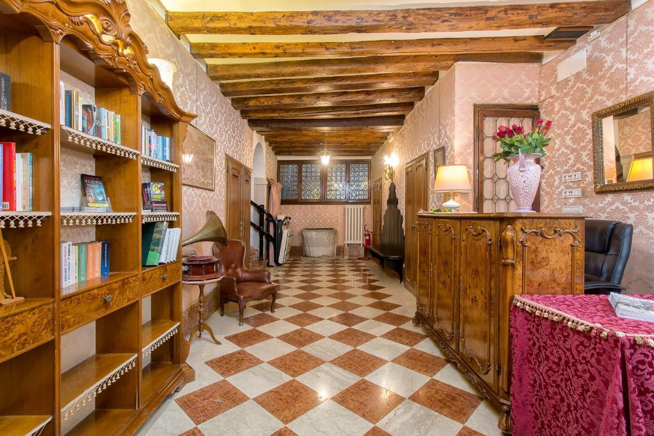 Hotel Mezzo Pozzo 2*