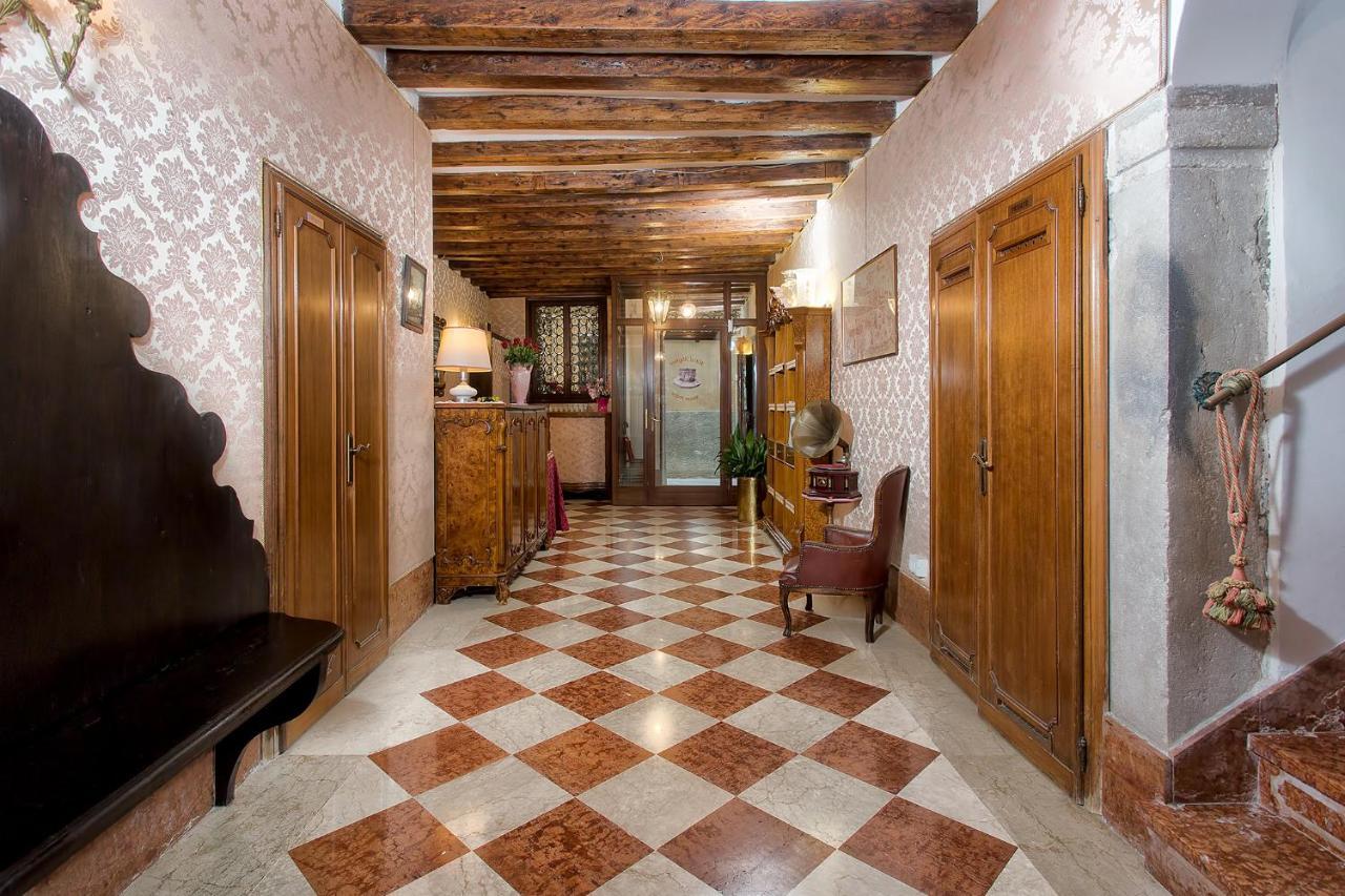Hotel Mezzo Pozzo