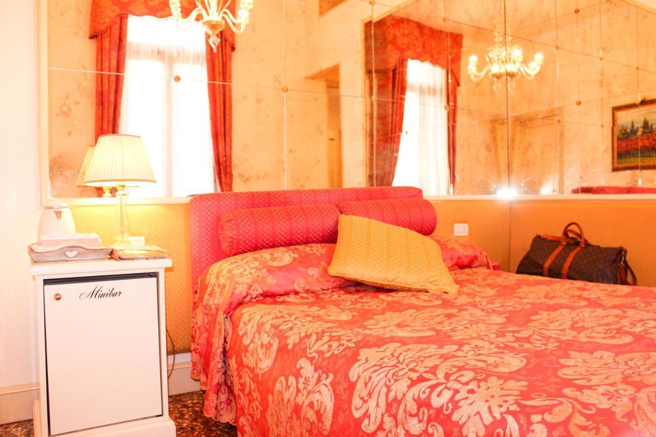 Palazzo Odoni 3* Venice