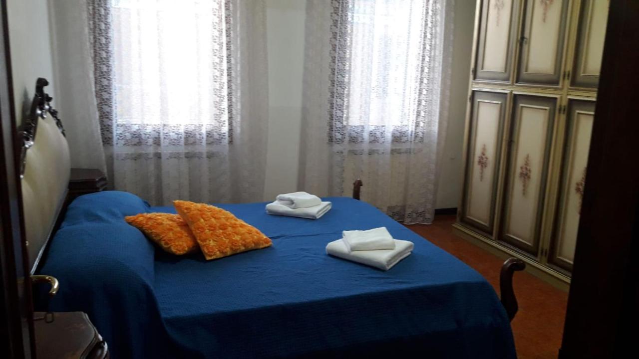 Apartment Near Station Santa Lucia Two Bedroom