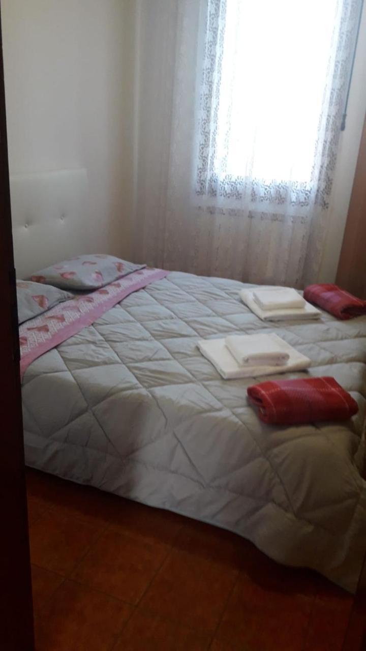 Apartment Near Station Santa Lucia Two Bedroom