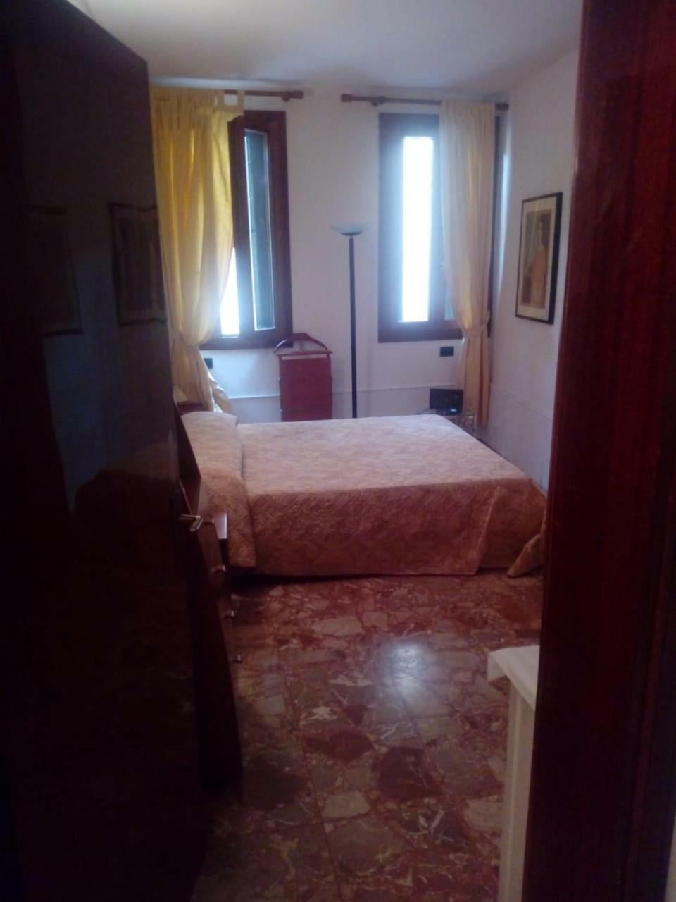 Dorsoduro, *