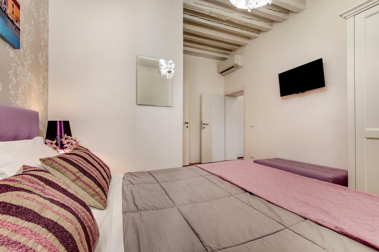 Charming Castello Apartments By Wonderful Italy *